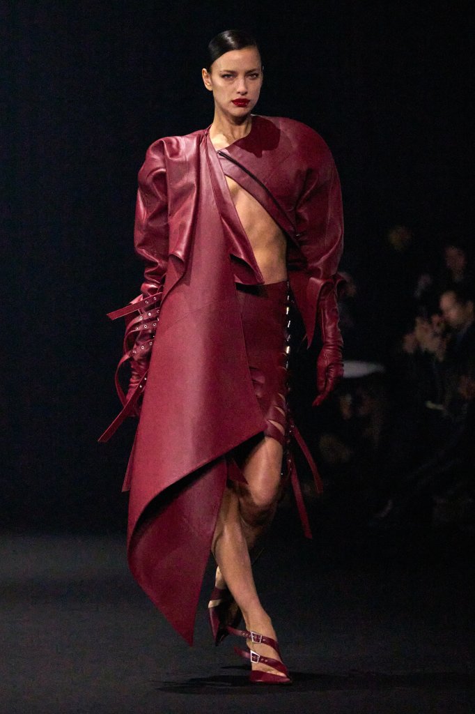 蒂埃里&middot;穆勒 Mugler 2024/25秋冬高级成衣秀 - Paris Fall 2024