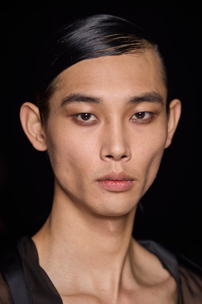 蒂埃里&middot;穆勒 Mugler 2024/25秋冬高级成衣秀(后台妆容) - Paris Fall 2024