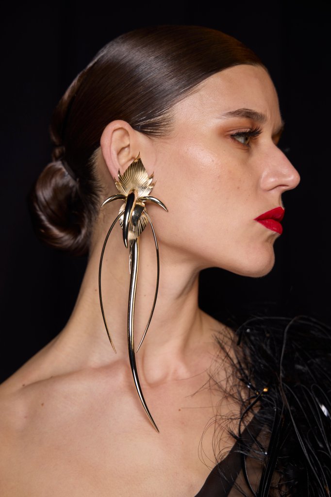 蒂埃里&middot;穆勒 Mugler 2024/25秋冬高级成衣秀(后台妆容) - Paris Fall 2024
