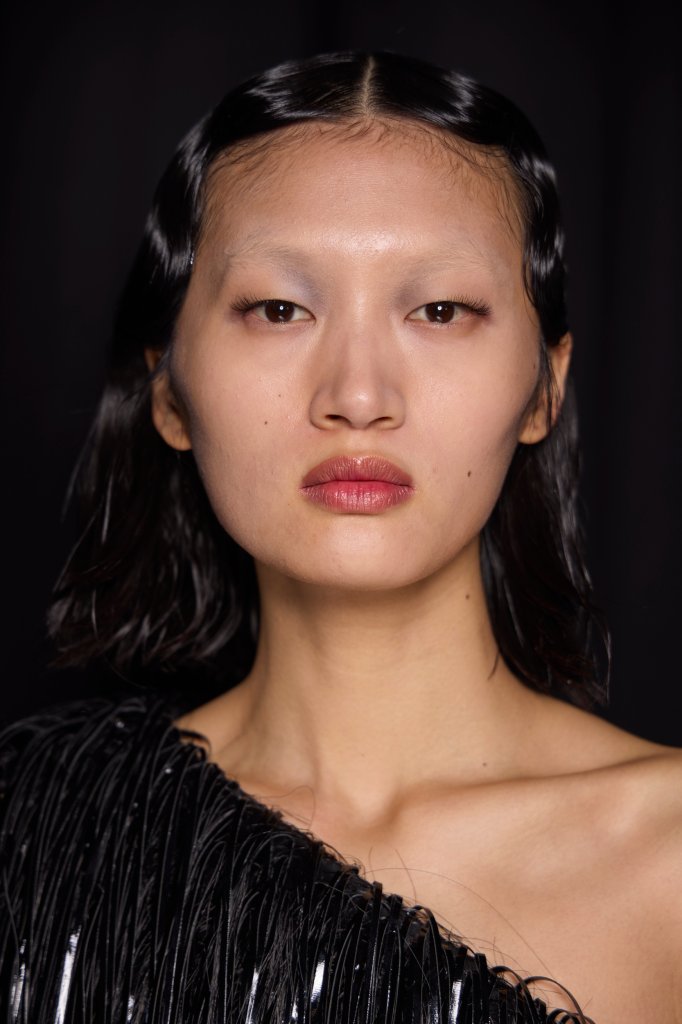 蒂埃里&middot;穆勒 Mugler 2024/25秋冬高级成衣秀(后台妆容) - Paris Fall 2024