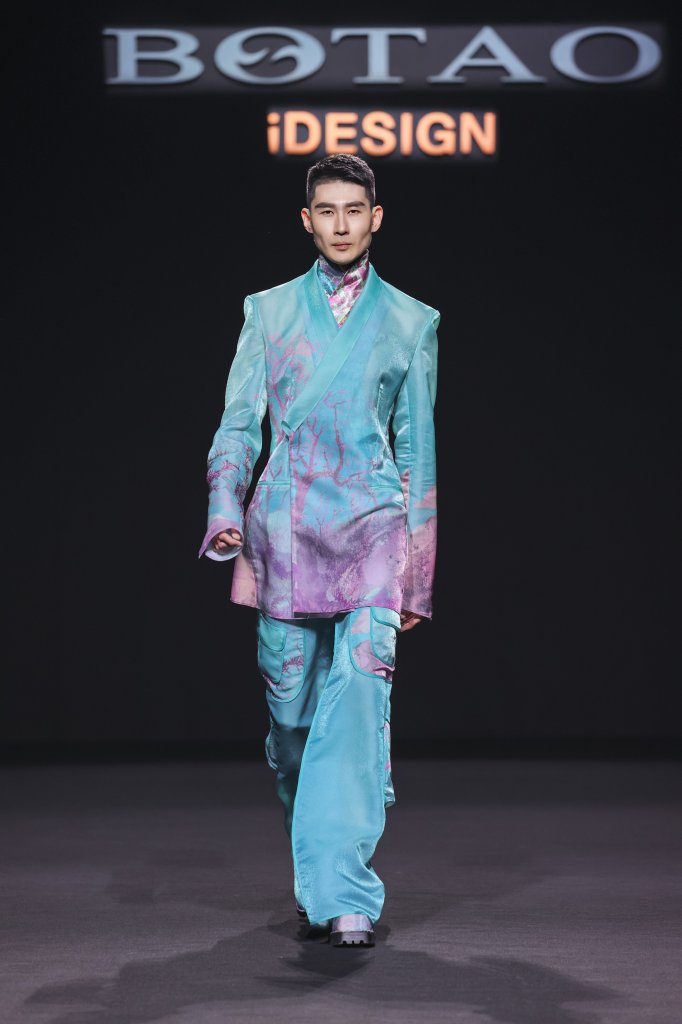 薄涛 BOTAO 薄雨隆&丛小川 2024/25秋冬高级成衣秀 - Beijing Fall 2024