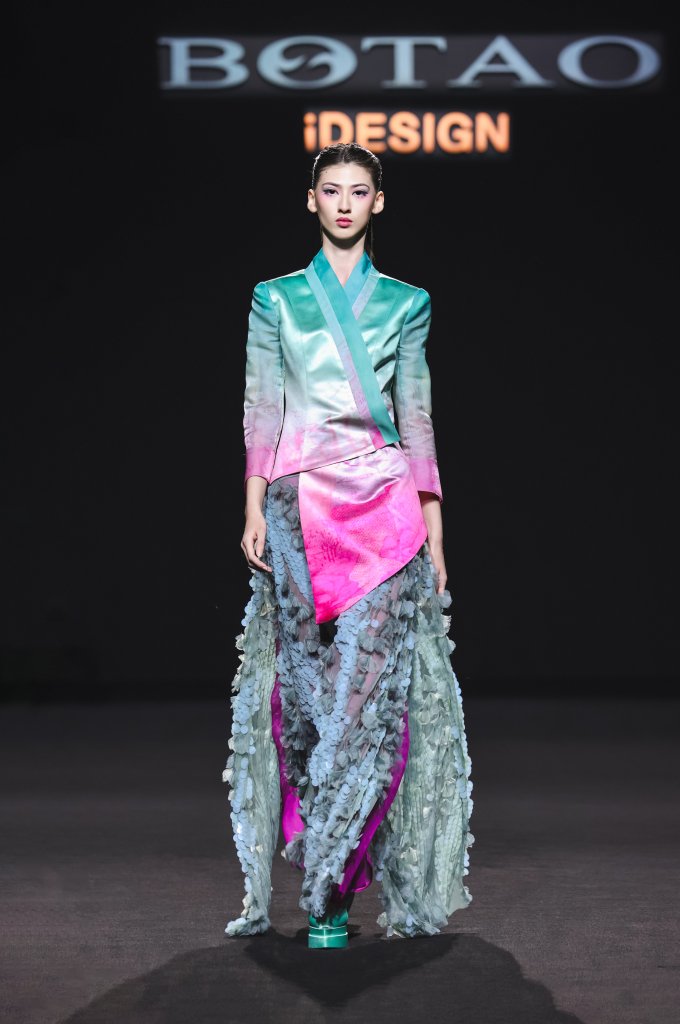 薄涛 BOTAO 薄雨隆&丛小川 2024/25秋冬高级成衣秀 - Beijing Fall 2024