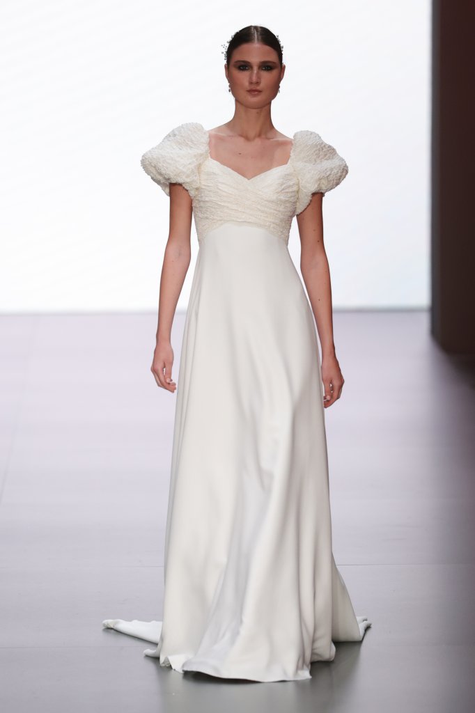 Andrea Lalanza 2025春夏婚纱礼服秀 - Barcelona Bridal 2025