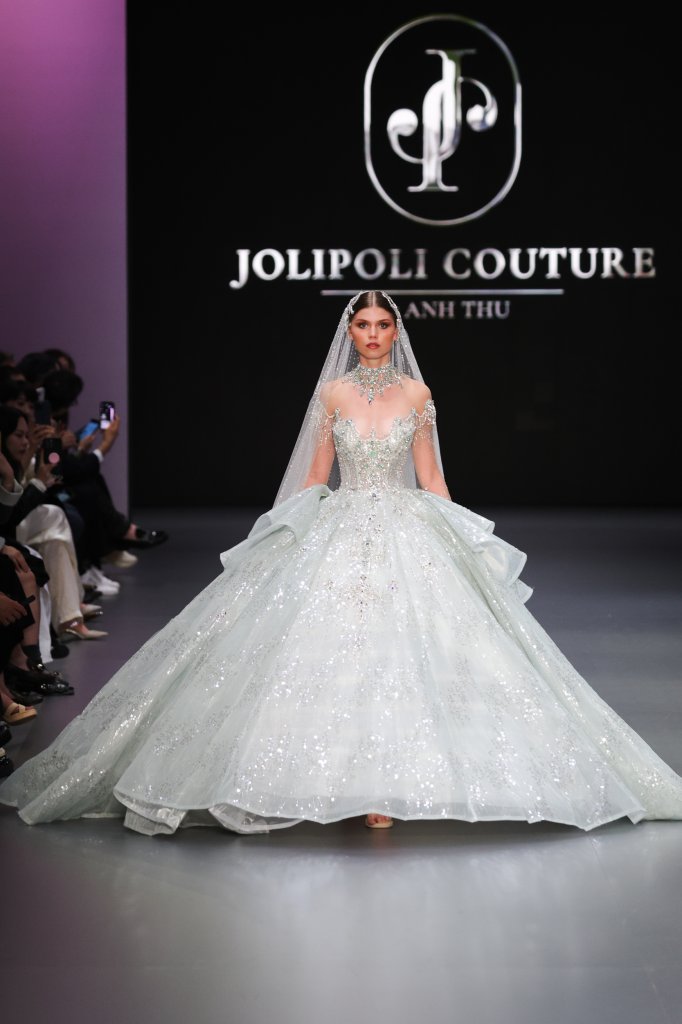 Joli Poli 2025春夏婚纱礼服秀 - Barcelona Bridal 2025