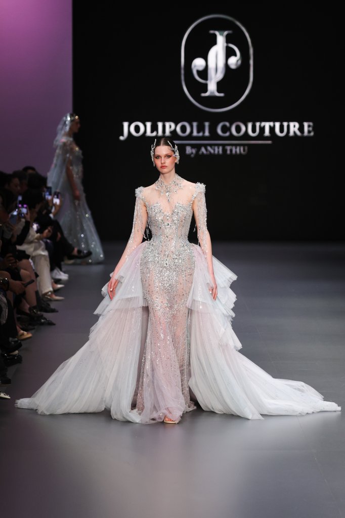 Joli Poli 2025春夏婚纱礼服秀 - Barcelona Bridal 2025