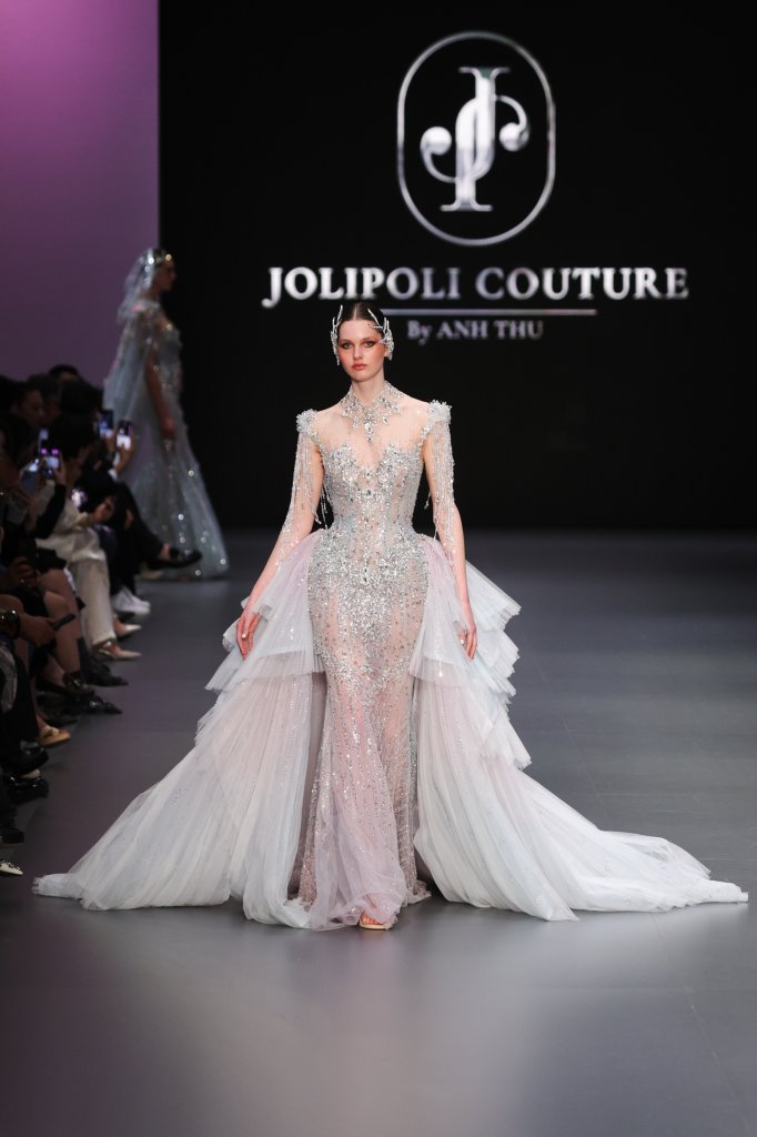 Joli Poli 2025春夏婚纱礼服秀 Barcelona Bridal 2025天天时装口袋里的时尚指南