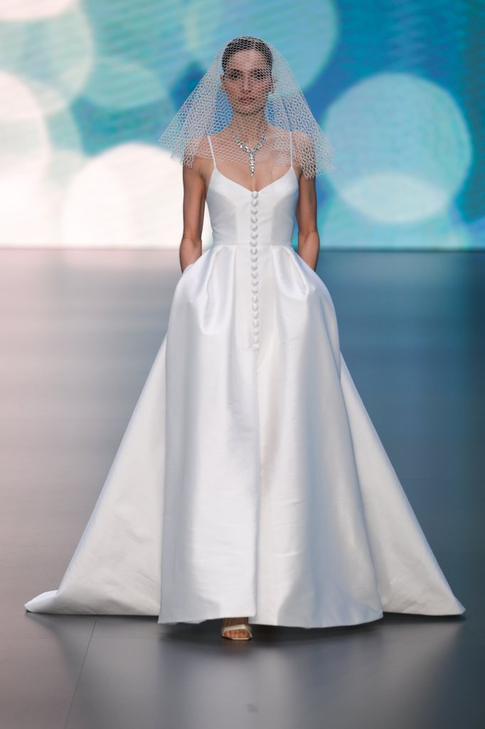 Jesus Peiro 2025春夏婚纱礼服秀 - Barcelona Bridal 2025