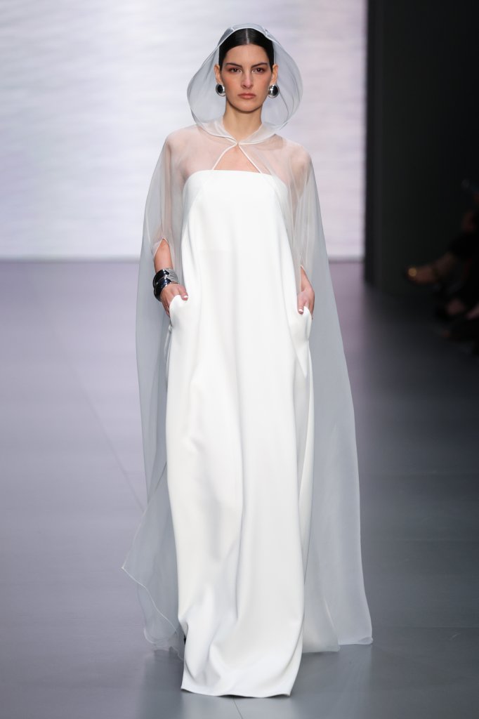 Sophie Et Voila 2025春夏婚纱礼服秀 - Barcelona Bridal 2025