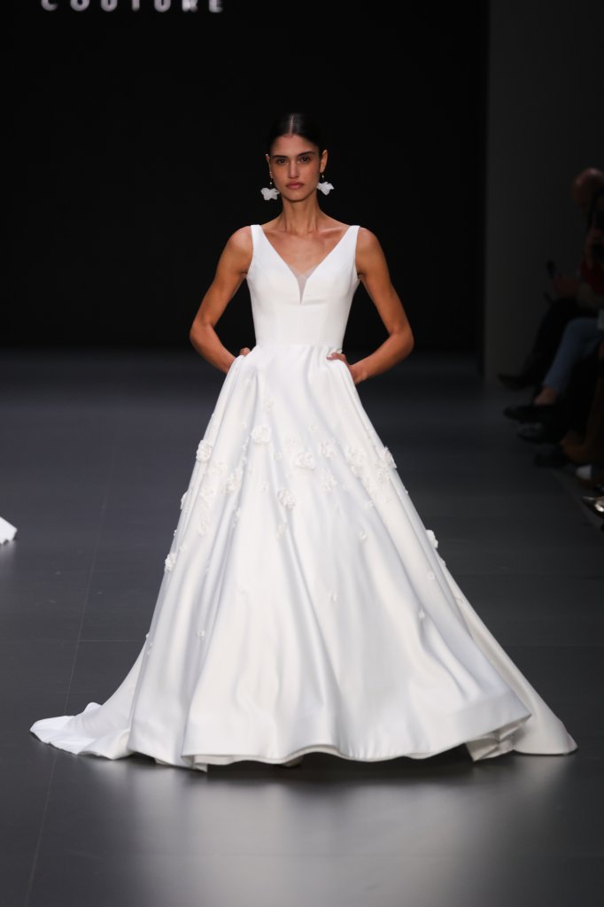 Katy Corso 2025春夏婚纱礼服秀 - Barcelona Bridal 2025