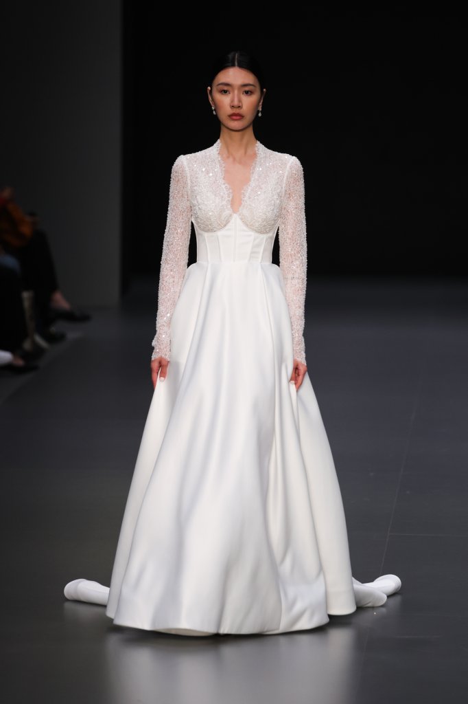 Katy Corso 2025春夏婚纱礼服秀 - Barcelona Bridal 2025