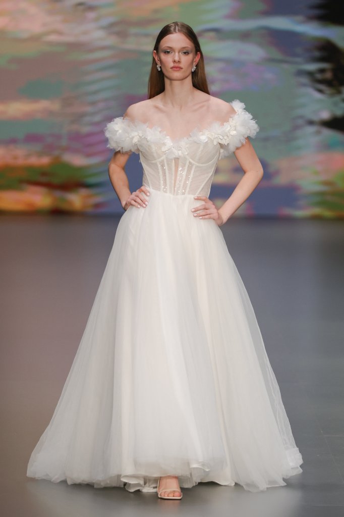 Allure Bridals 2025春夏婚纱礼服秀 - Barcelona Bridal 2025