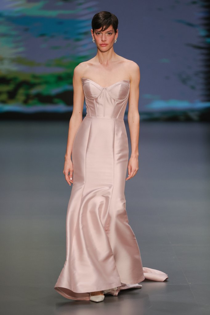 Allure Bridals 2025春夏婚纱礼服秀 - Barcelona Bridal 2025