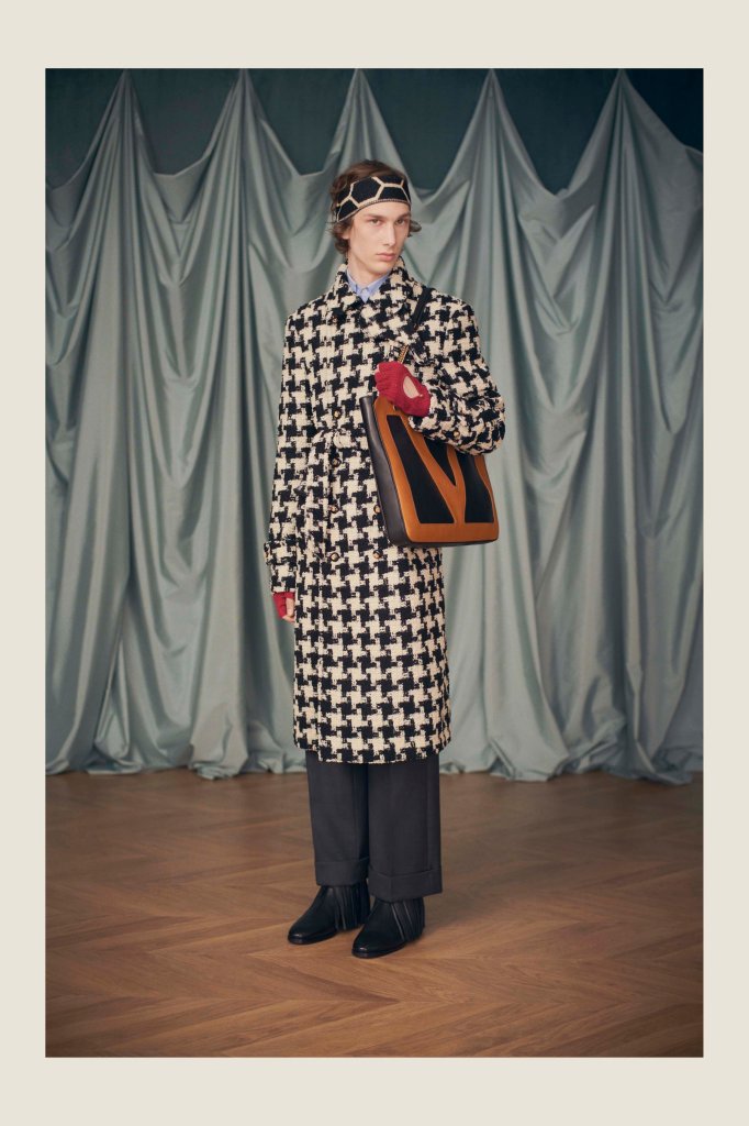 华伦天奴 Valentino 2025早春度假系列Lookbook