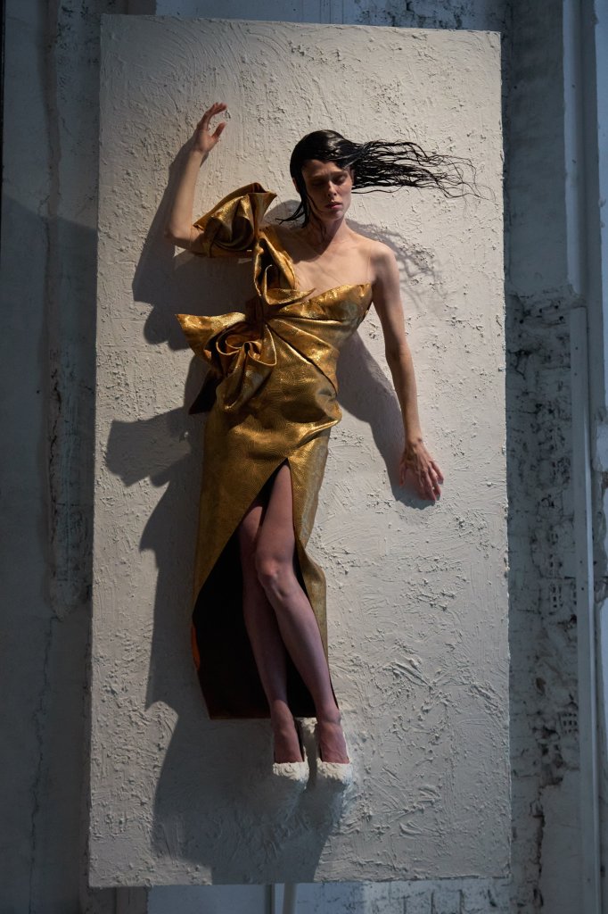 艾里斯·范·荷本 Iris van Herpen 2024/25秋冬高级定制Lookbook