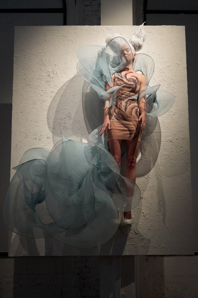 艾里斯·范·荷本 Iris van Herpen 2024/25秋冬高级定制Lookbook