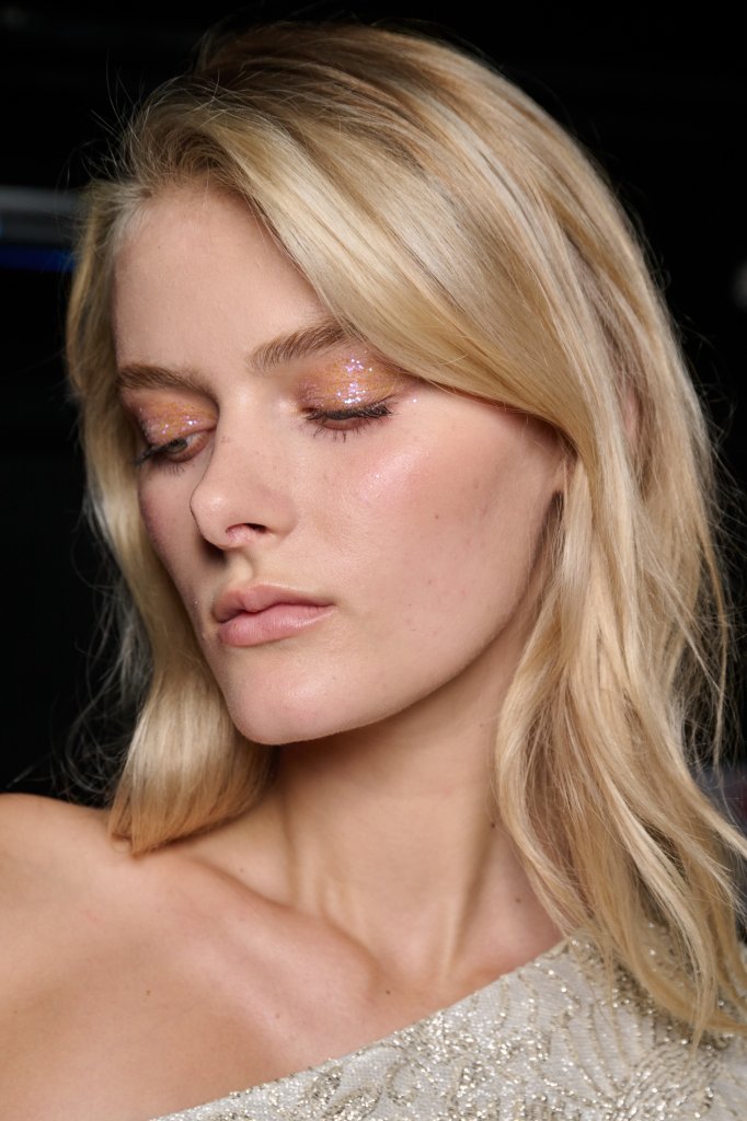 艾历克西斯·马毕 Alexis Mabille 2024/25秋冬高级定制秀(后台妆容) - Couture Fall 2024