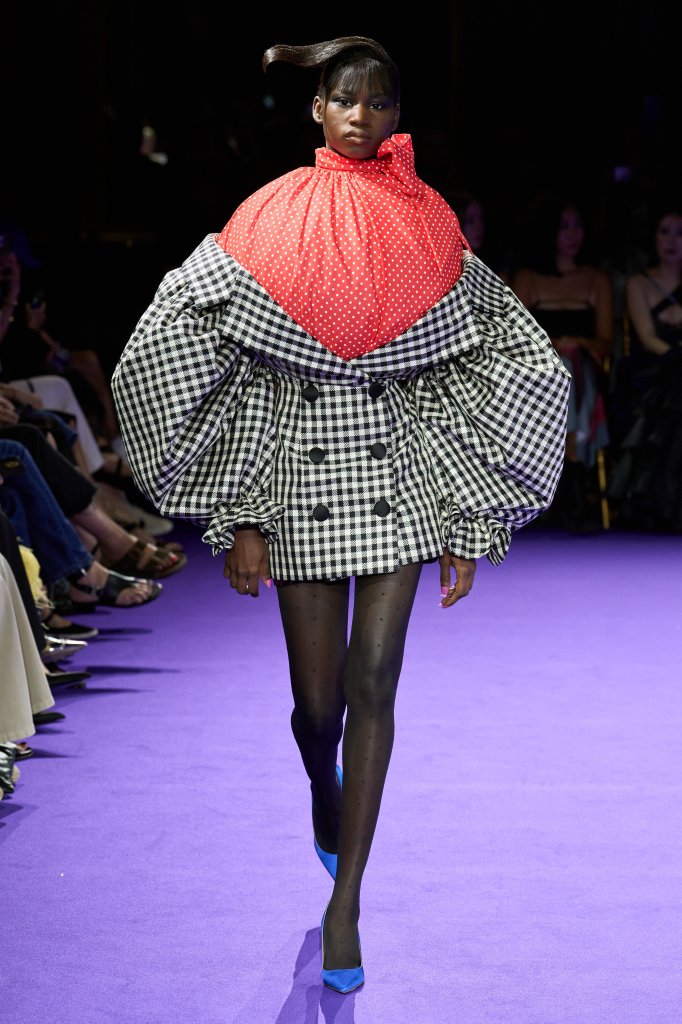 维果罗夫 Viktor & Rolf 2024/25秋冬高级定制秀 - Couture Fall 2024