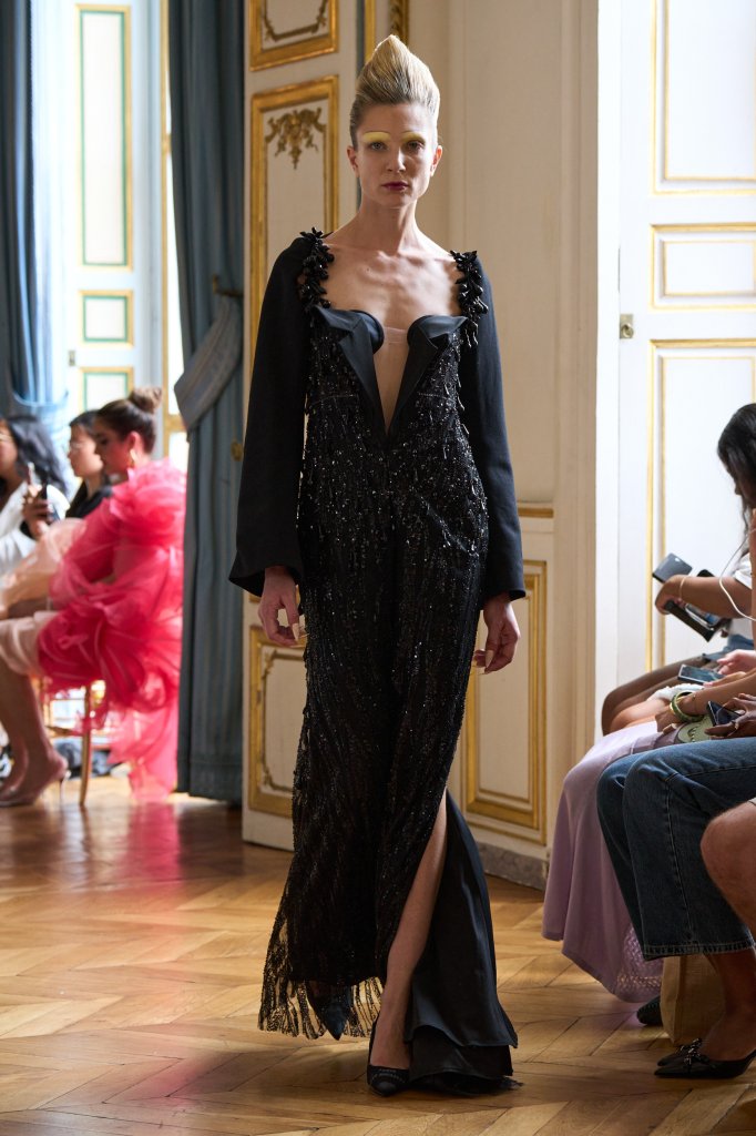Peet Dullaert 2024/25秋冬高级定制秀 - Couture Fall 2024