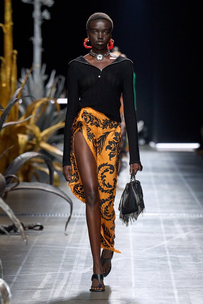 艾绰 Etro 2025春夏高级成衣秀 - Milan Spring 2025