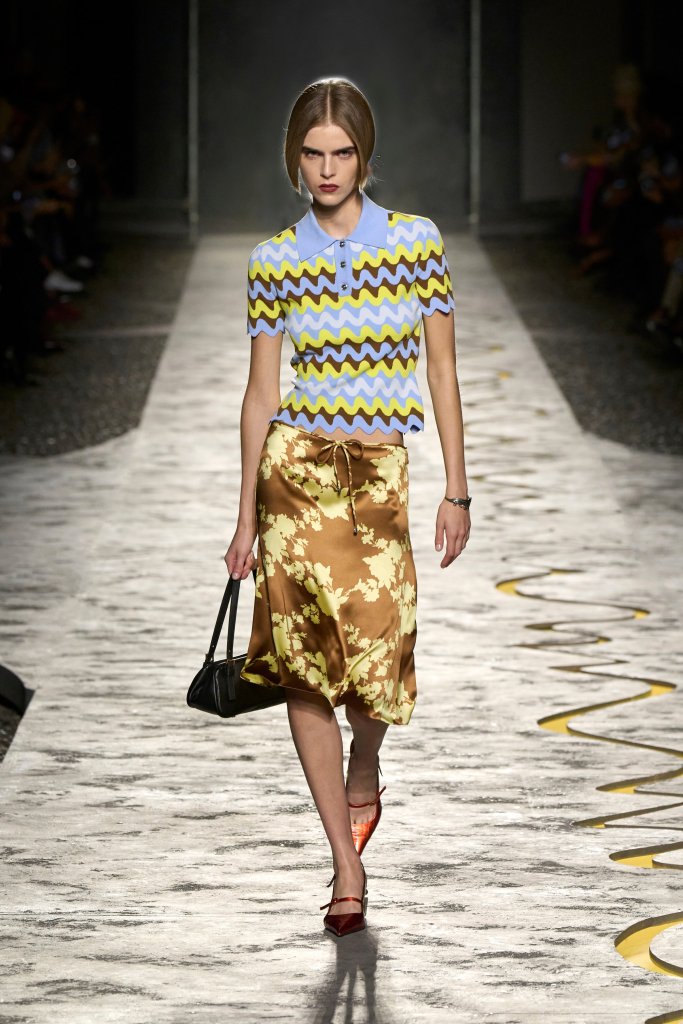 范思哲 Versace 2025春夏高级成衣秀 - Milan Spring 2025
