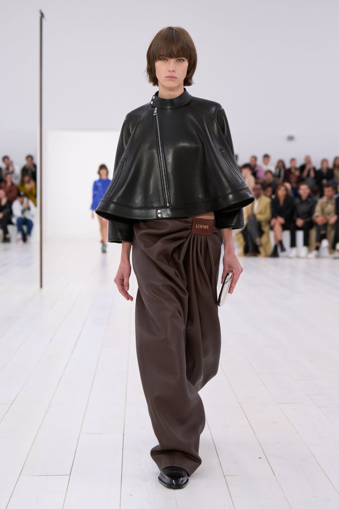 罗意威 Loewe 2025春夏高级成衣秀 - Paris Spring 2025