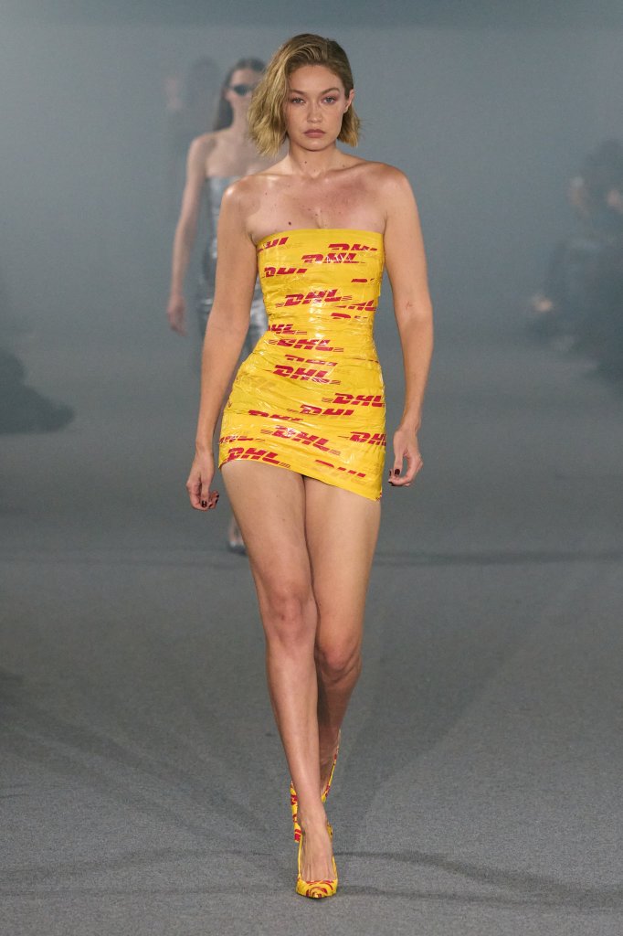 Vetements 2025春夏高级成衣秀 - Paris Spring 2025