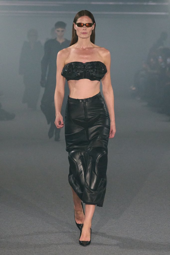 Vetements 2025春夏高级成衣秀 - Paris Spring 2025