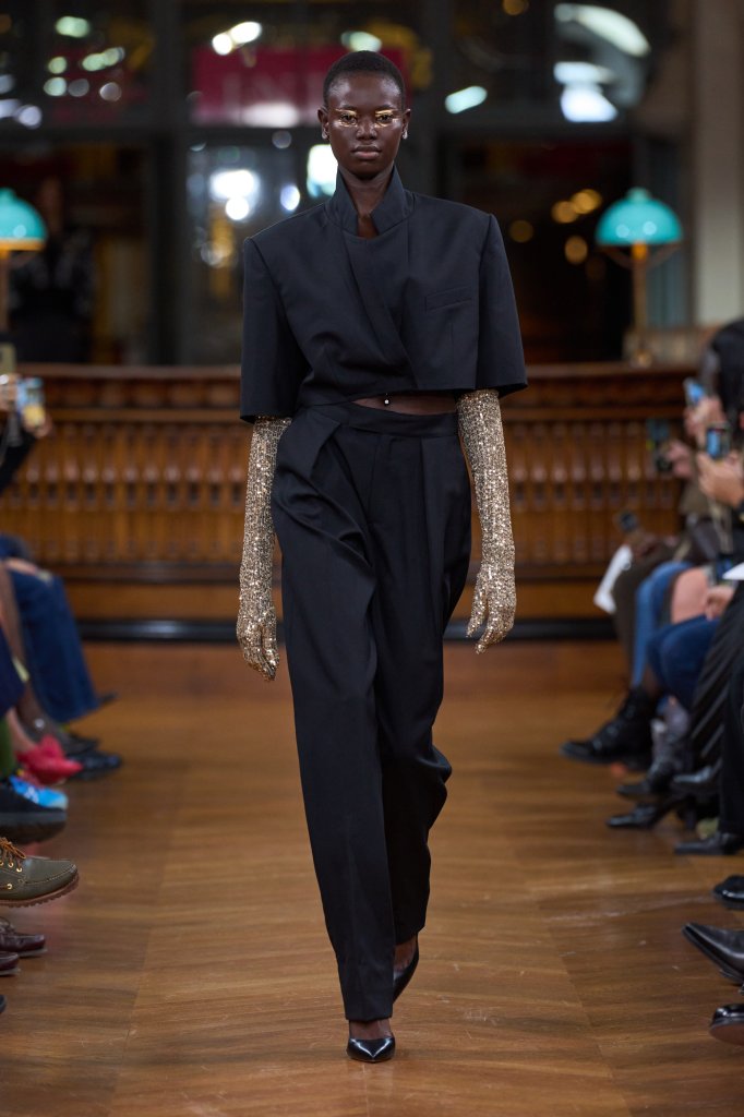 Lutz Huelle 2025春夏高级成衣秀 - Paris Spring 2025