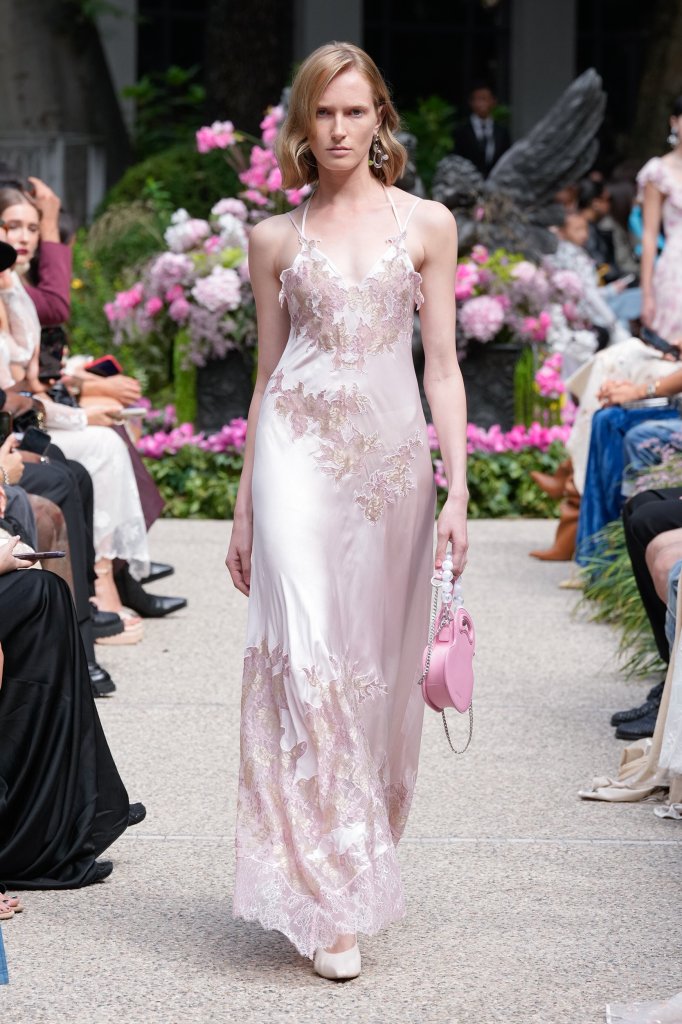 Sarawong 王思元 2025春夏高级成衣秀 - Milan Spring 2025