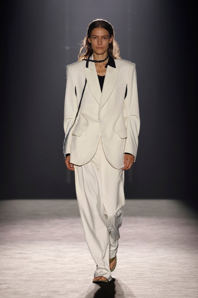 Carlota Barrera 2025春夏高级成衣秀 - Madrid Spring 2025