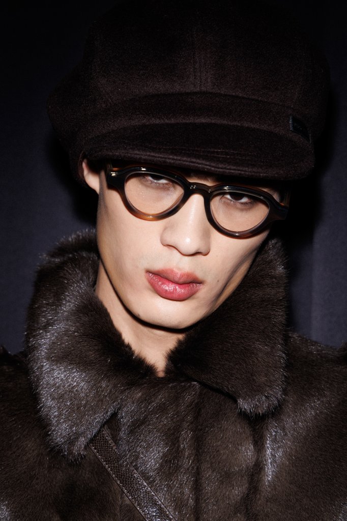 安普里奥·阿玛尼 Emporio Armani 2025/26秋冬男装秀(后台妆容) - Milan Fall 2025