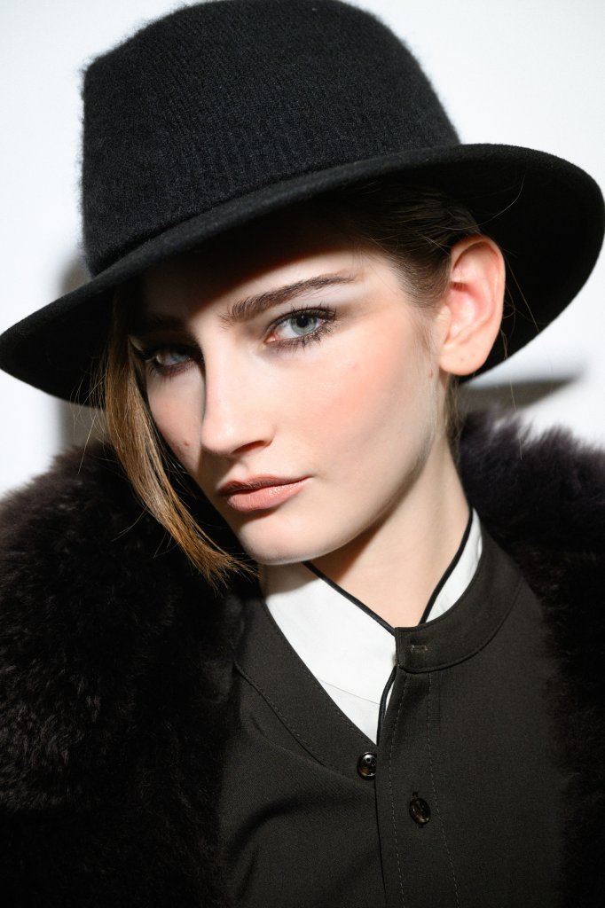 乔治·阿玛尼 Giorgio Armani 2025/26秋冬男装秀(后台妆容) - Milan Fall 2025