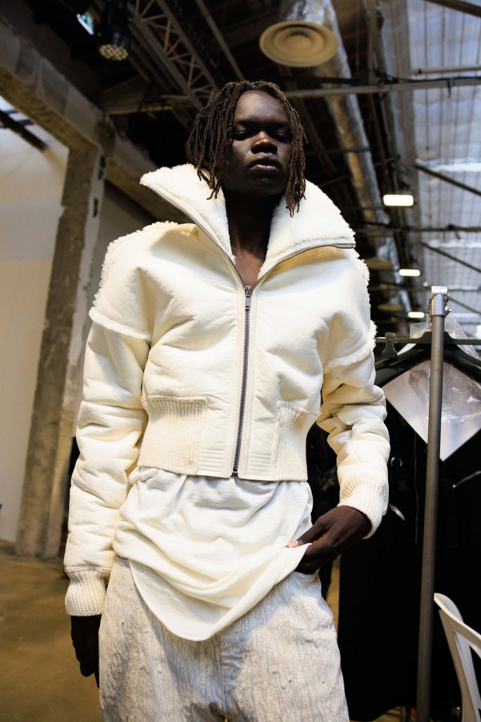瑞克·欧文斯 Rick Owens 2025/26秋冬男装秀(后台妆容) - Paris Fall 2025