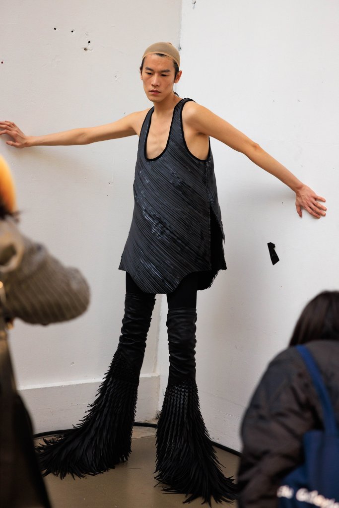 瑞克·欧文斯 Rick Owens 2025/26秋冬男装秀(后台妆容) - Paris Fall 2025
