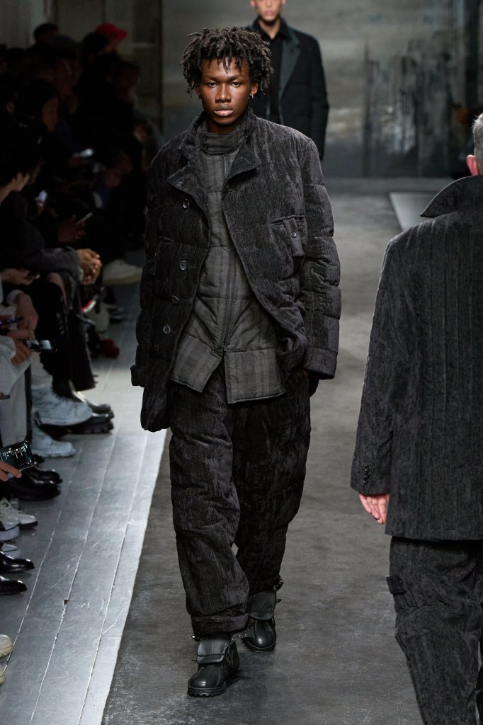 山本耀司 Yohji Yamamoto 2025/26秋冬男装秀 - Paris Fall 2025