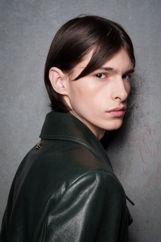 Amiri 2025/26秋冬男装秀(后台妆容) - Paris Fall 2025