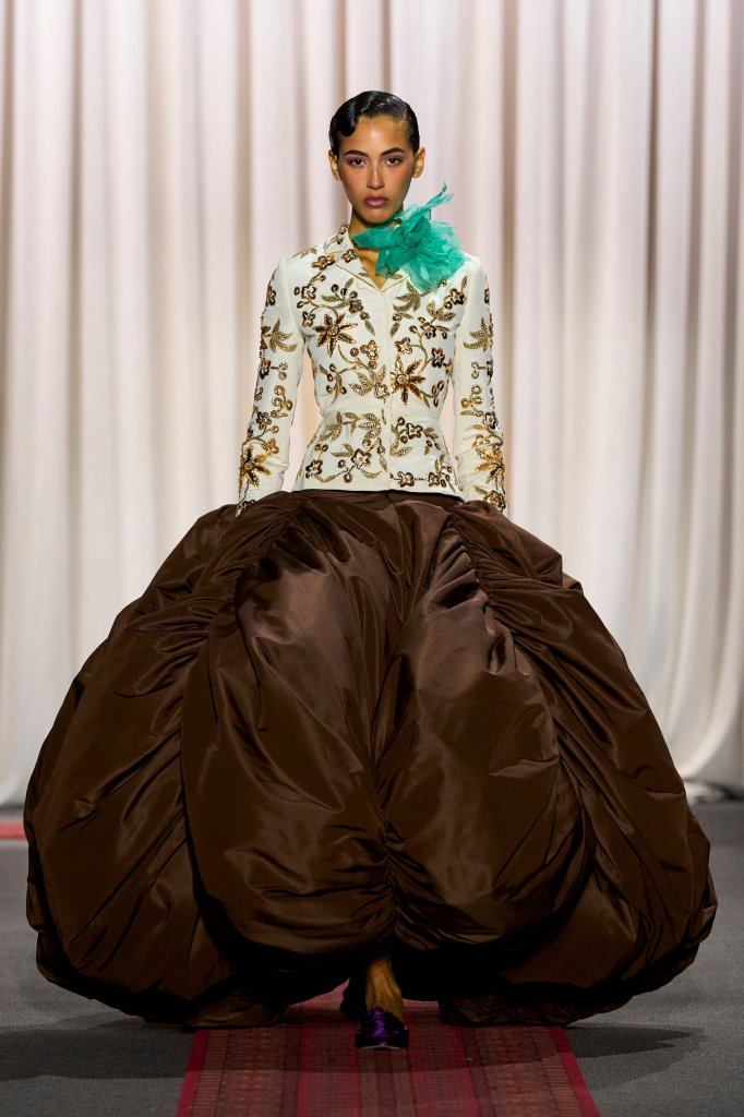 詹巴迪斯塔·瓦利 Giambattista Valli 2025春夏高级定制秀 - Couture Spring 2025