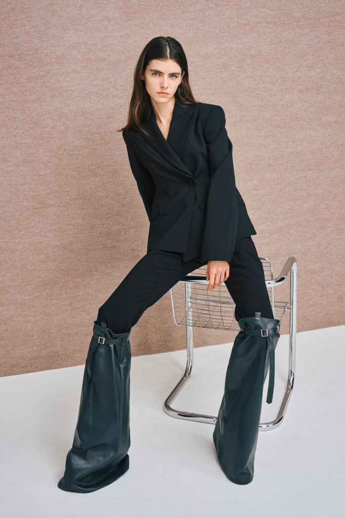 Adeam 2025/26秋冬高级成衣Lookbook