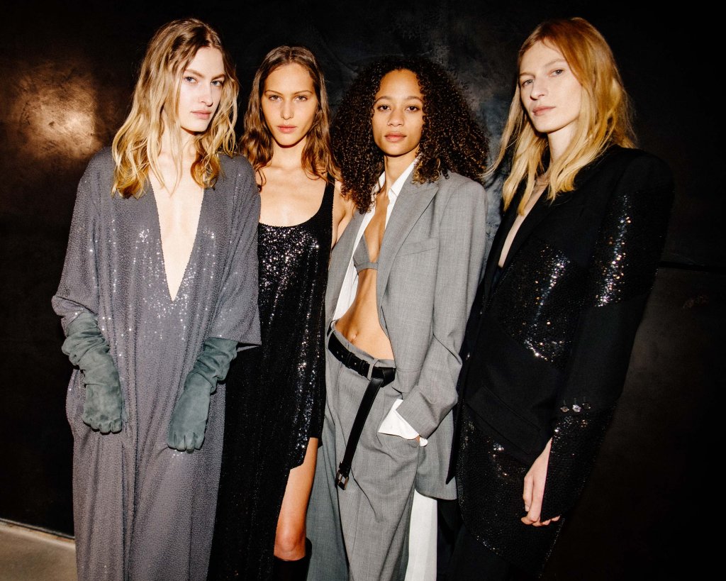 迈克高仕 Michael Kors Collection 2025/26秋冬高级成衣秀(后台妆容) - New York Fall 2025