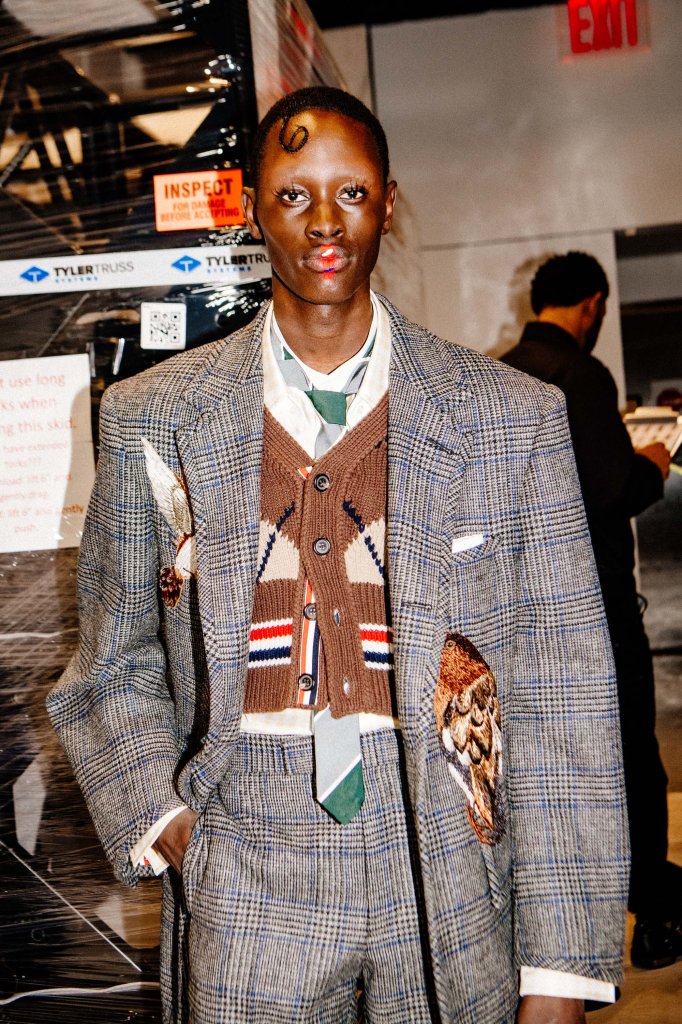 桑姆·布郎尼 Thom Browne 2025/26秋冬高级成衣秀(后台妆容) - New York Fall 2025
