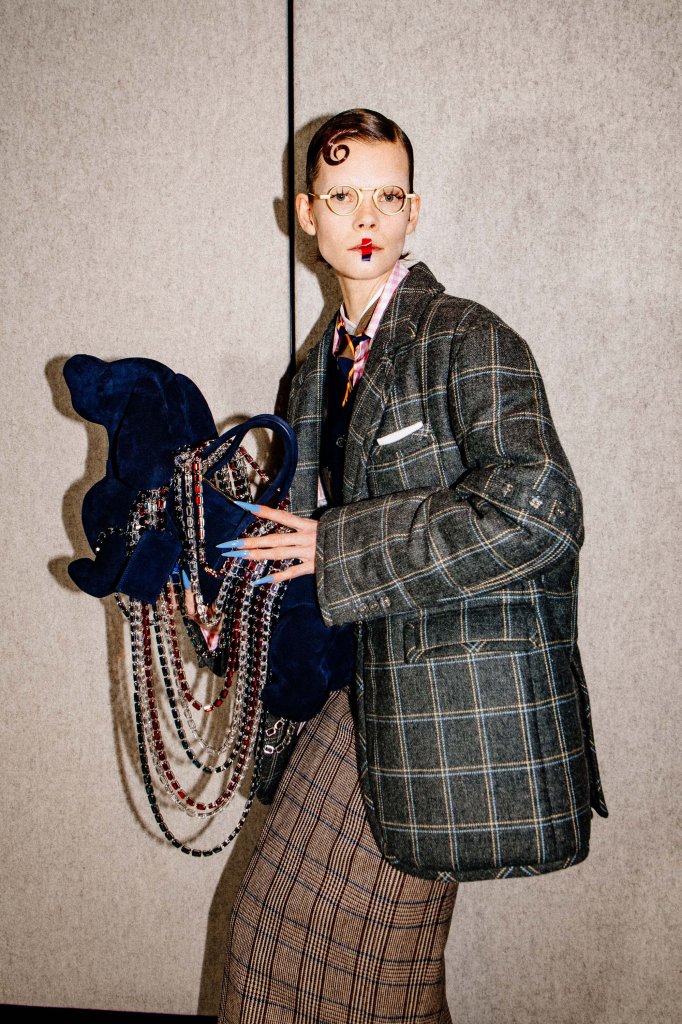 桑姆·布郎尼 Thom Browne 2025/26秋冬高级成衣秀(后台妆容) - New York Fall 2025