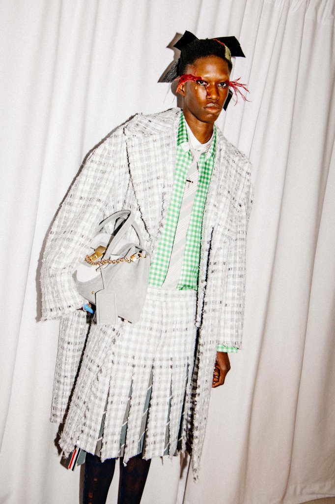 桑姆·布郎尼 Thom Browne 2025/26秋冬高级成衣秀(后台妆容) - New York Fall 2025