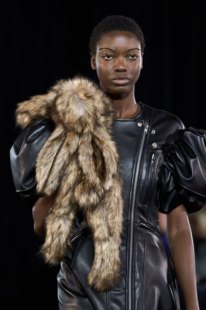 西蒙娜·罗莎 Simone Rocha 2025/26秋冬高级成衣秀(细节) - London Fall 2025