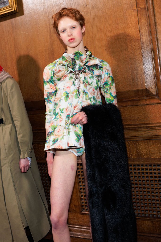西蒙娜·罗莎 Simone Rocha 2025/26秋冬高级成衣秀(后台妆容) - London Fall 2025