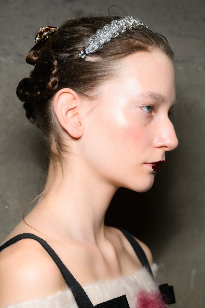 安东尼奥·马拉斯 Antonio Marras 2025/26秋冬高级成衣秀(后台妆容) - Milan Fall 2025
