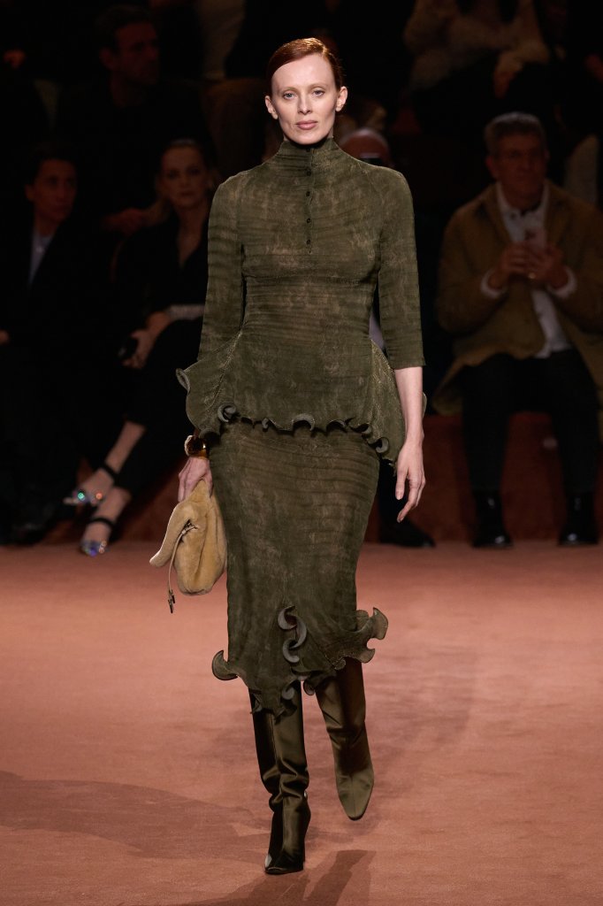 芬迪 Fendi 2025/26秋冬高级成衣秀 - Milan Fall 2025