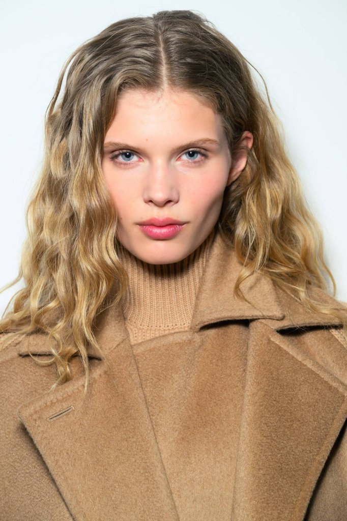 麦丝玛拉 Max Mara 2025/26秋冬高级成衣秀(后台妆容) - Milan Fall 2025