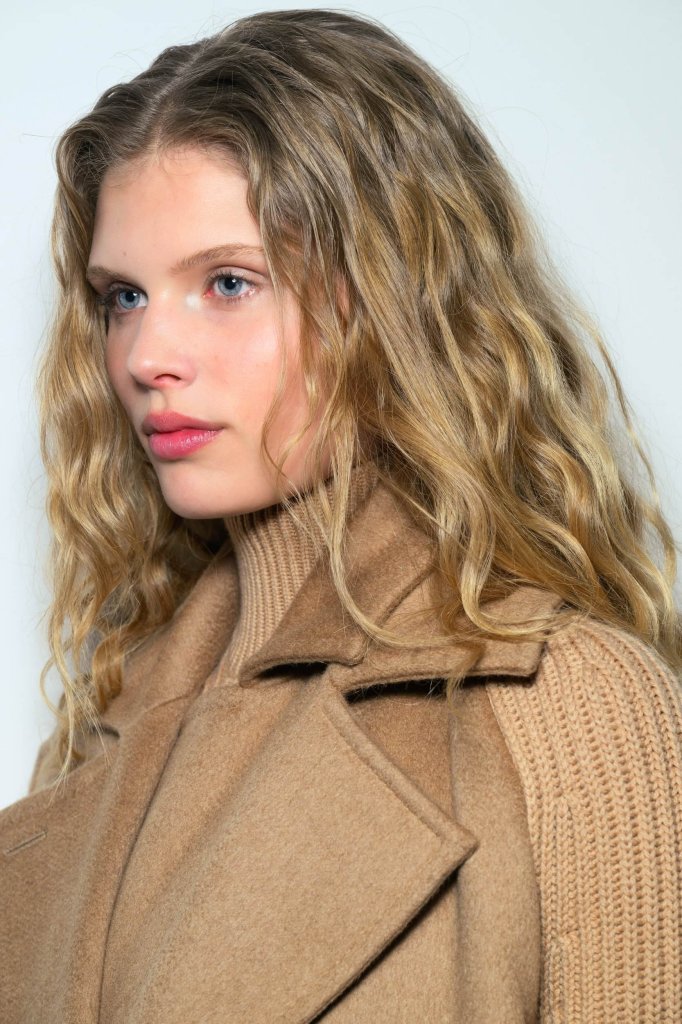 麦丝玛拉 Max Mara 2025/26秋冬高级成衣秀(后台妆容) - Milan Fall 2025