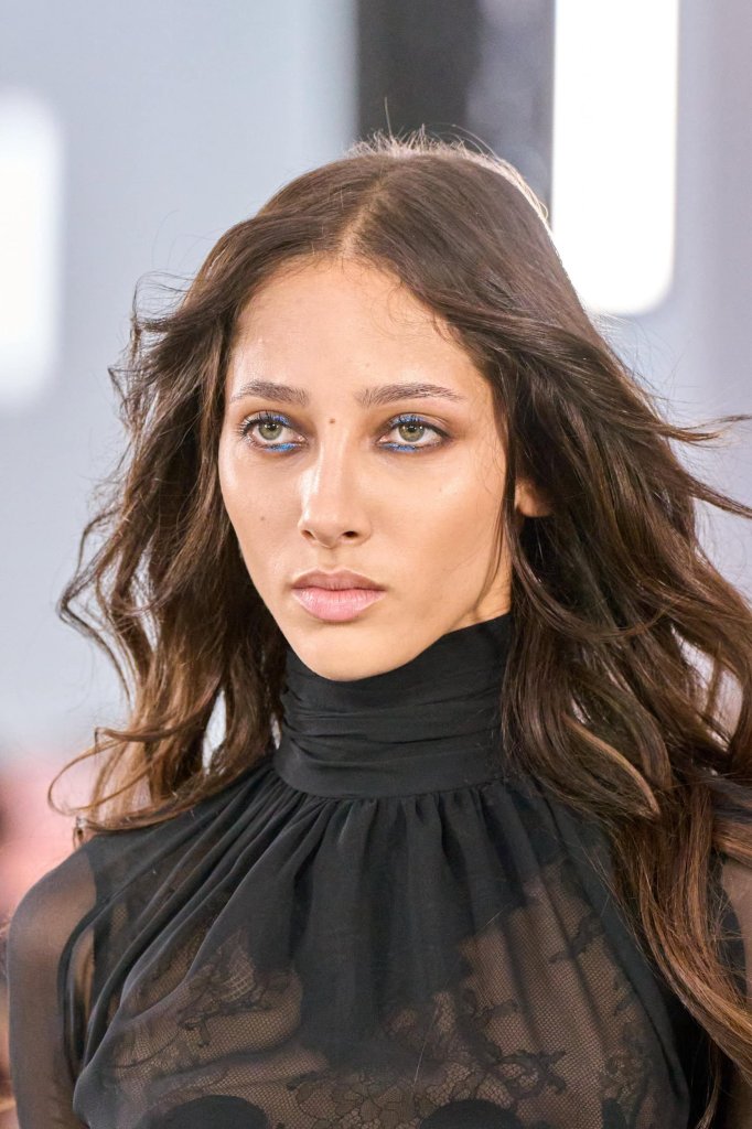 蓝色情人 Blumarine 2025/26秋冬高级成衣秀(细节) - Milan Fall 2025