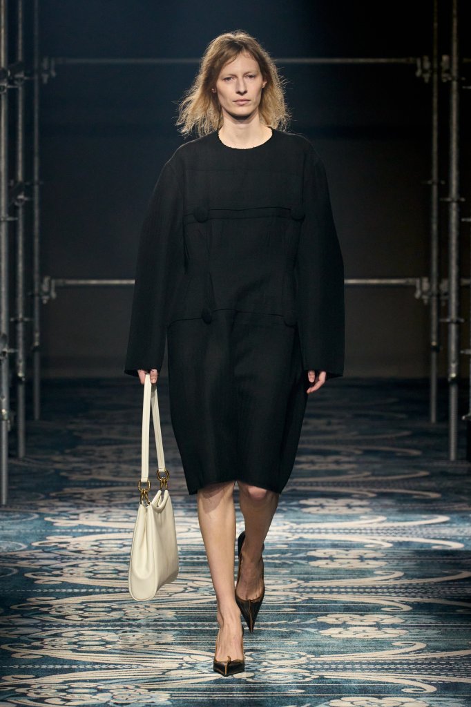 普拉达 Prada 2025/26秋冬高级成衣秀 - Milan Fall 2025